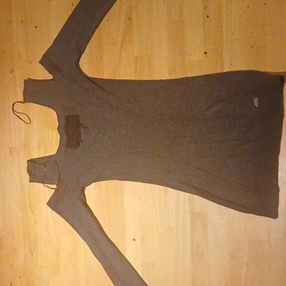 Woman's Guess Long Sleeve Shirt - Picture 1 of 6